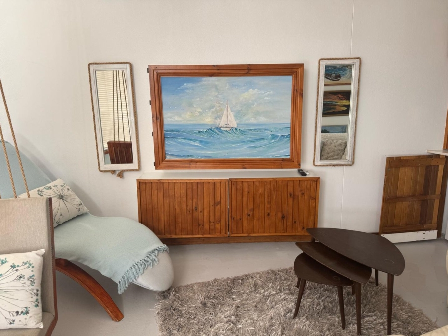2 Bedroom Property for Sale in Vredehoek Western Cape